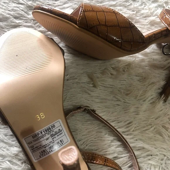 Ankle strap stilletos - Picture 7 of 7